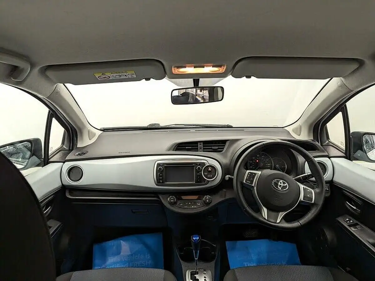 2013-toyota-yaris-15-vvt-i-t4-big-2