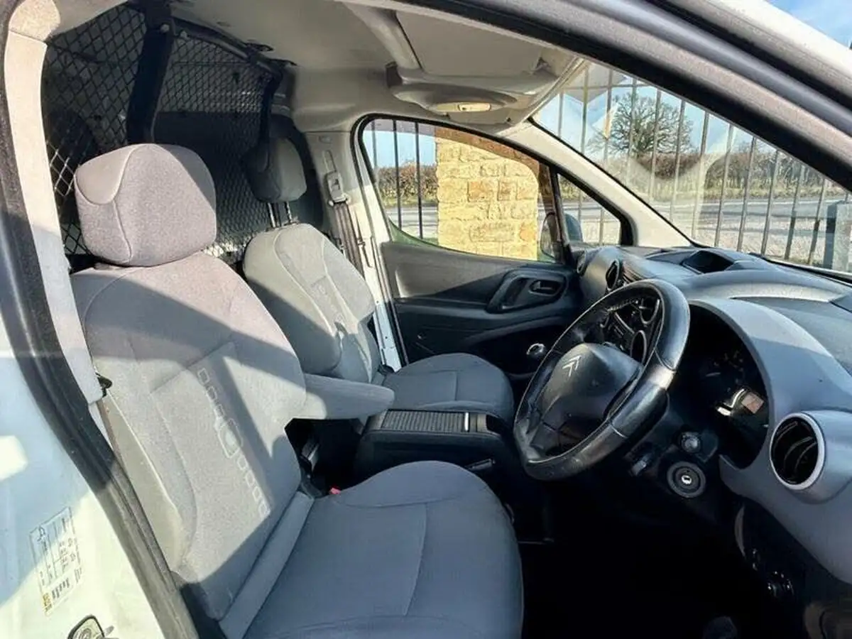 2013-citroen-berlingo-16td-l1-625-x-16hdi-75-panel-big-15