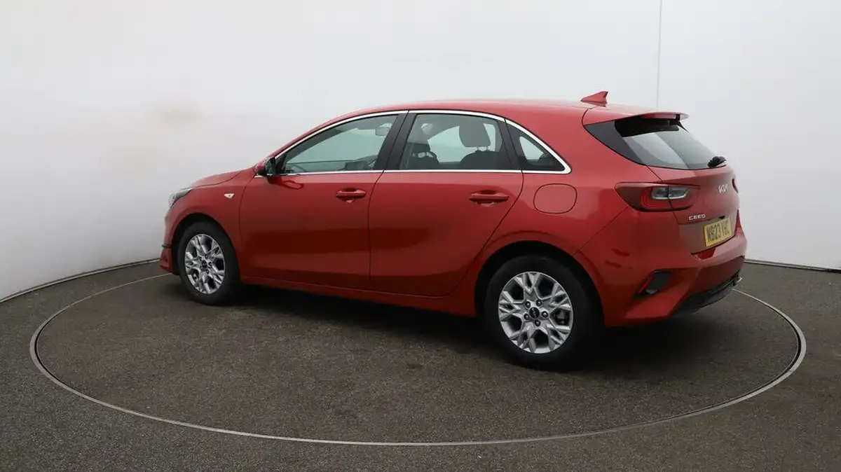2023-kia-ceed-15-t-gdi-2-158bhp-non-adap-hatchback-big-33
