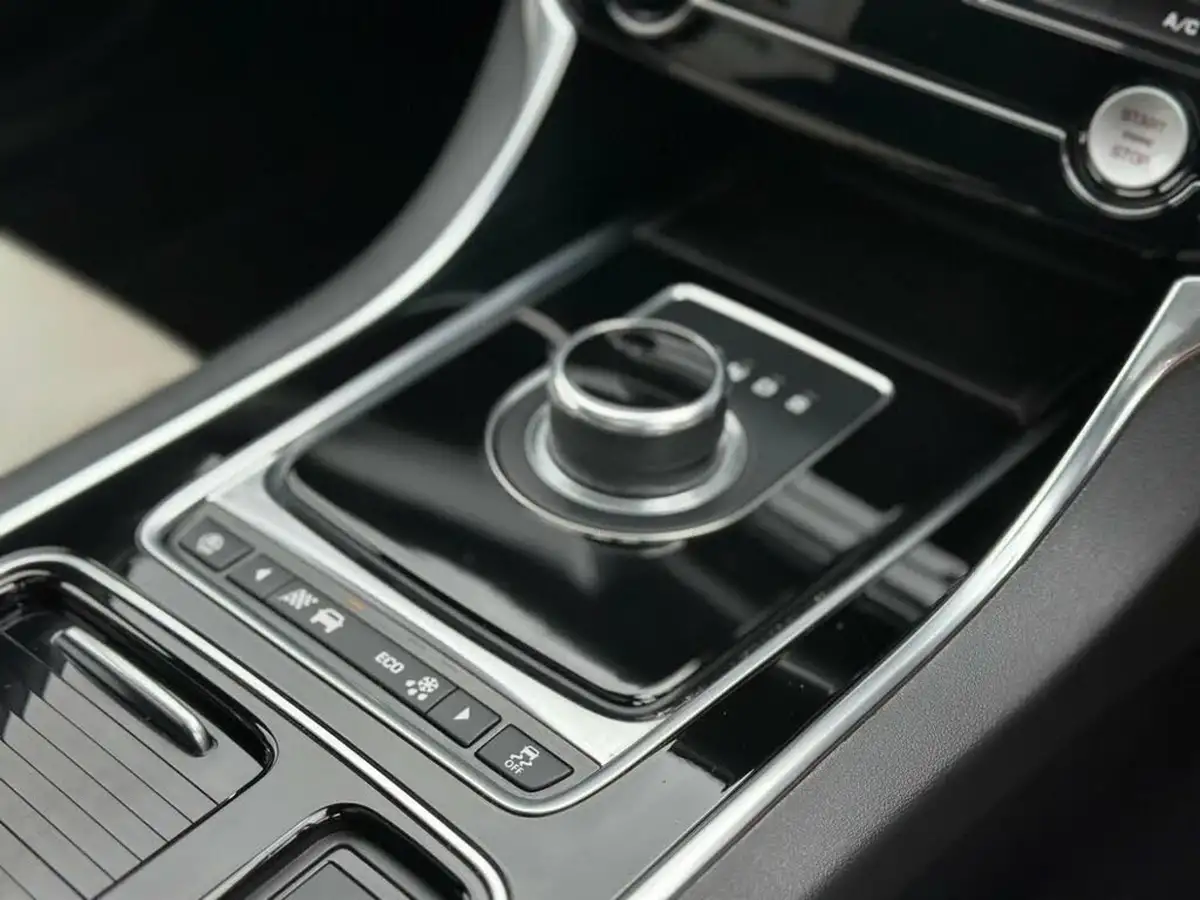 2020-jaguar-xf-20td-r-sport-180ps-ss-sportbrake-5d-auto-big-20
