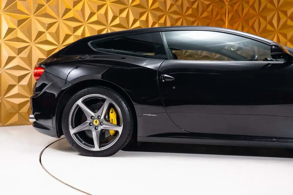2012-ferrari-ff-63-big-35