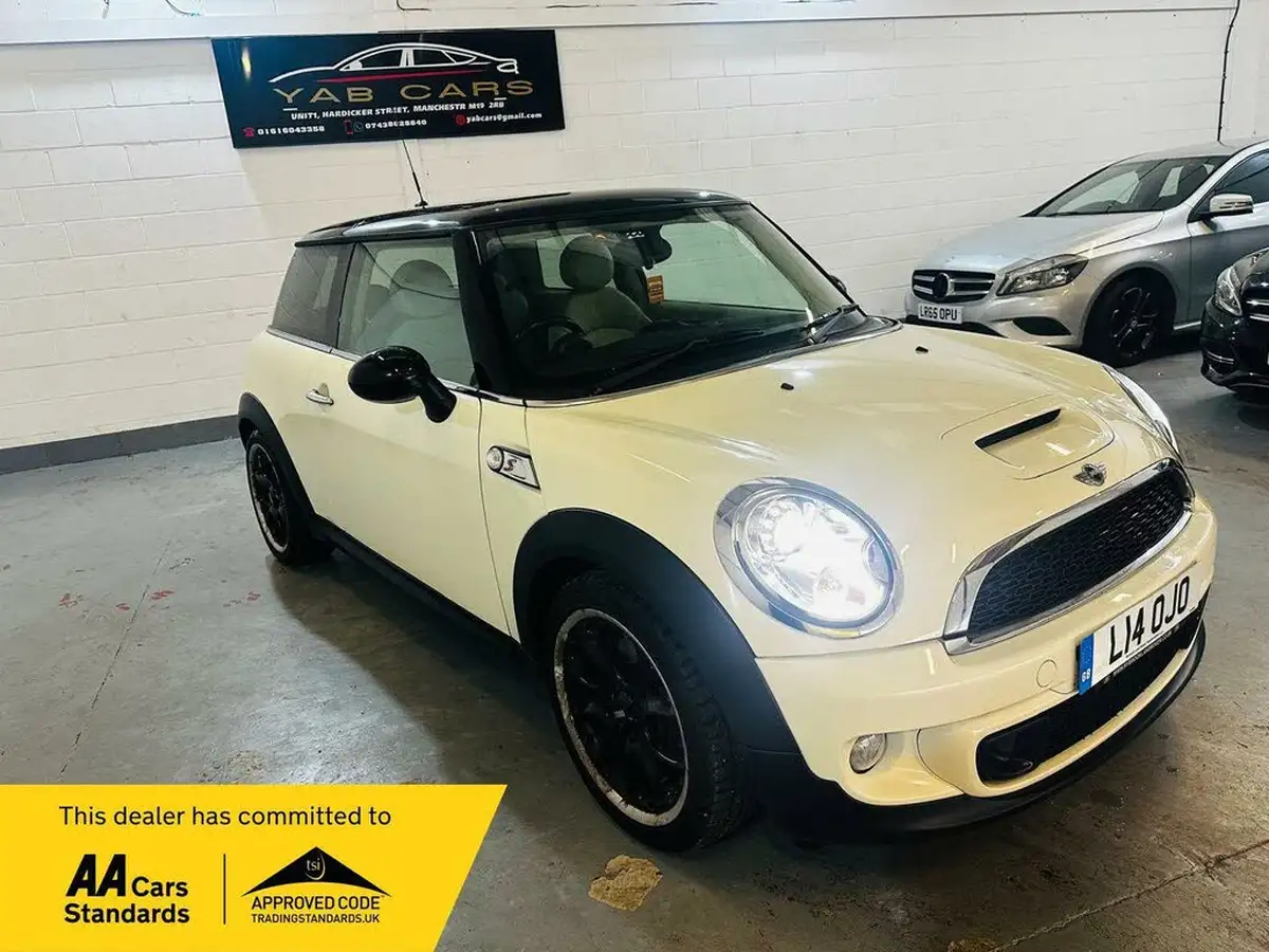 2011-mini-cooper-16-cooper-s-hatchback-3d-big-0