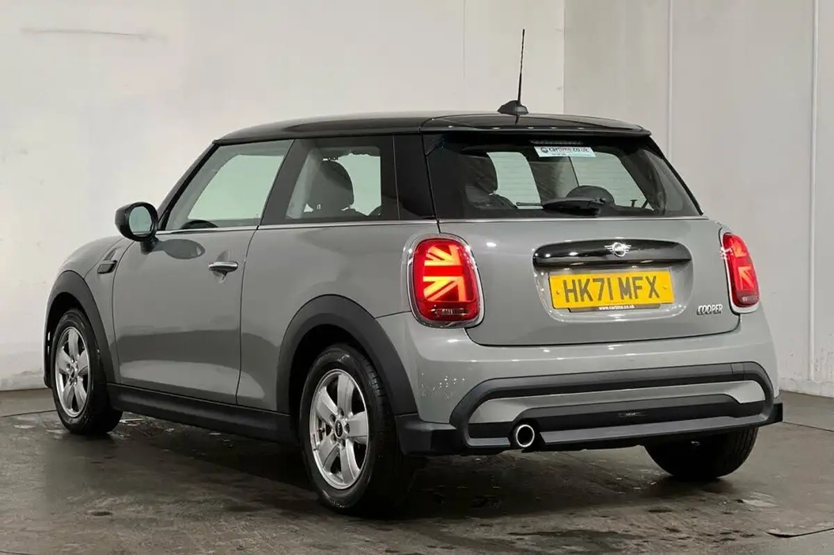 2021-mini-cooper-15-cooper-classic-hatchback-3d-big-21