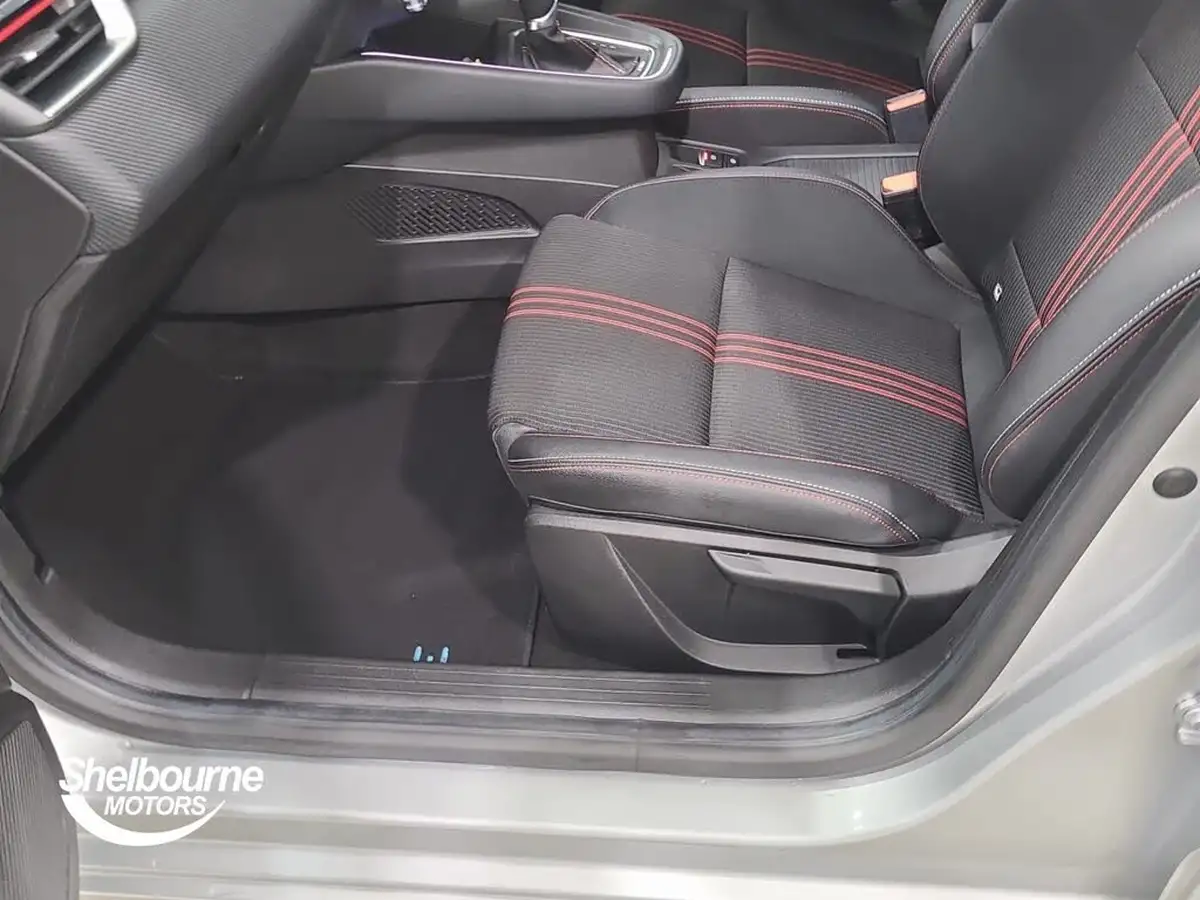 2021-renault-clio-16-rs-line-big-9