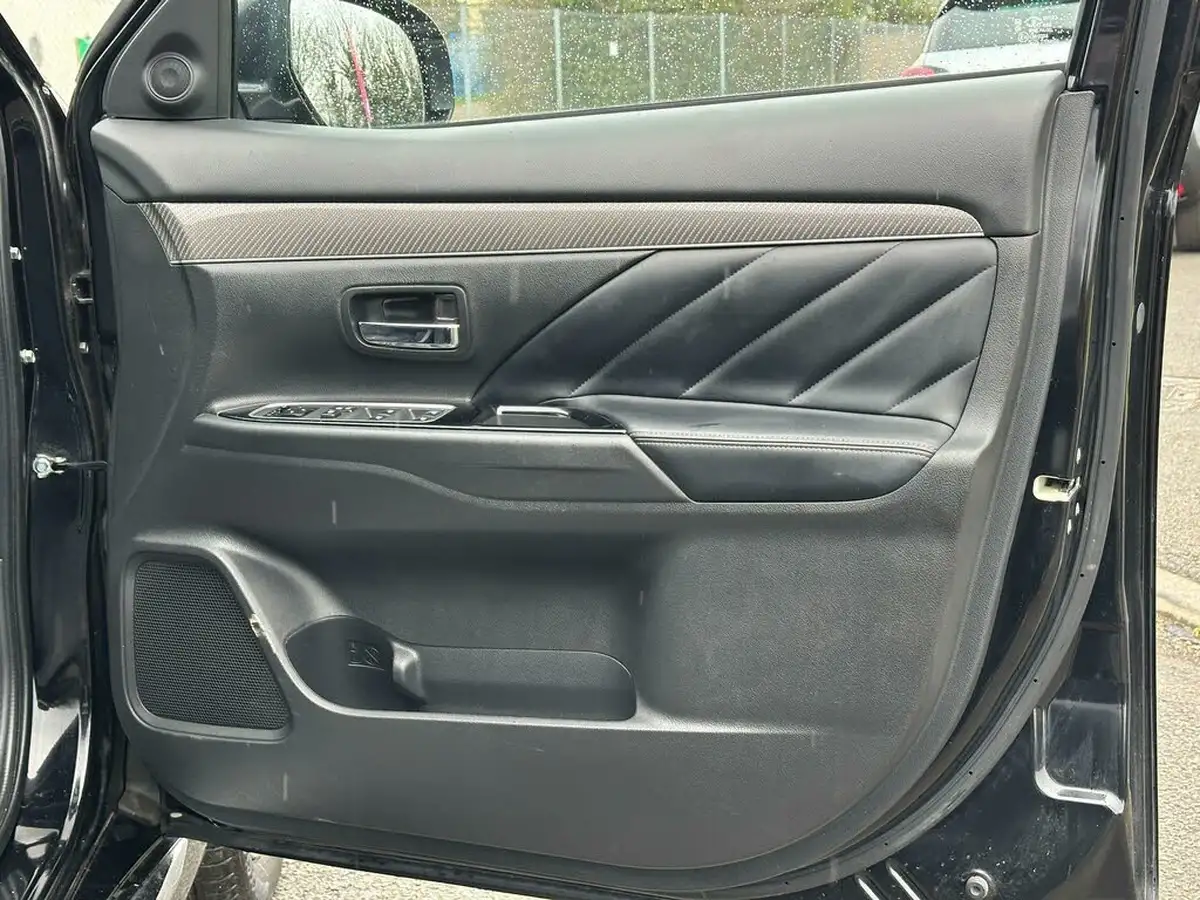 2019-mitsubishi-outlander-24-4h-phev-big-64