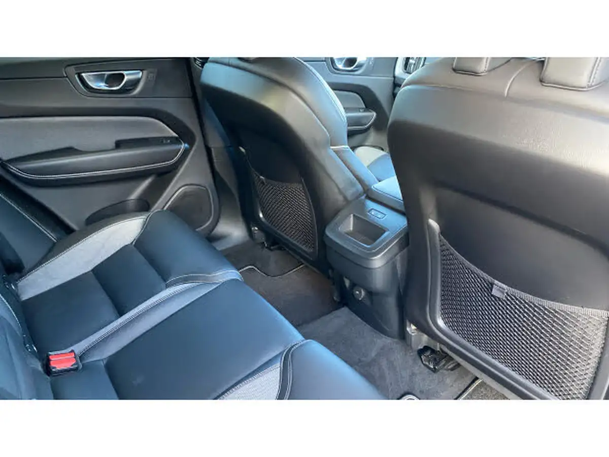 2021-volvo-xc60-20-b5-r-design-pro-awd-big-32