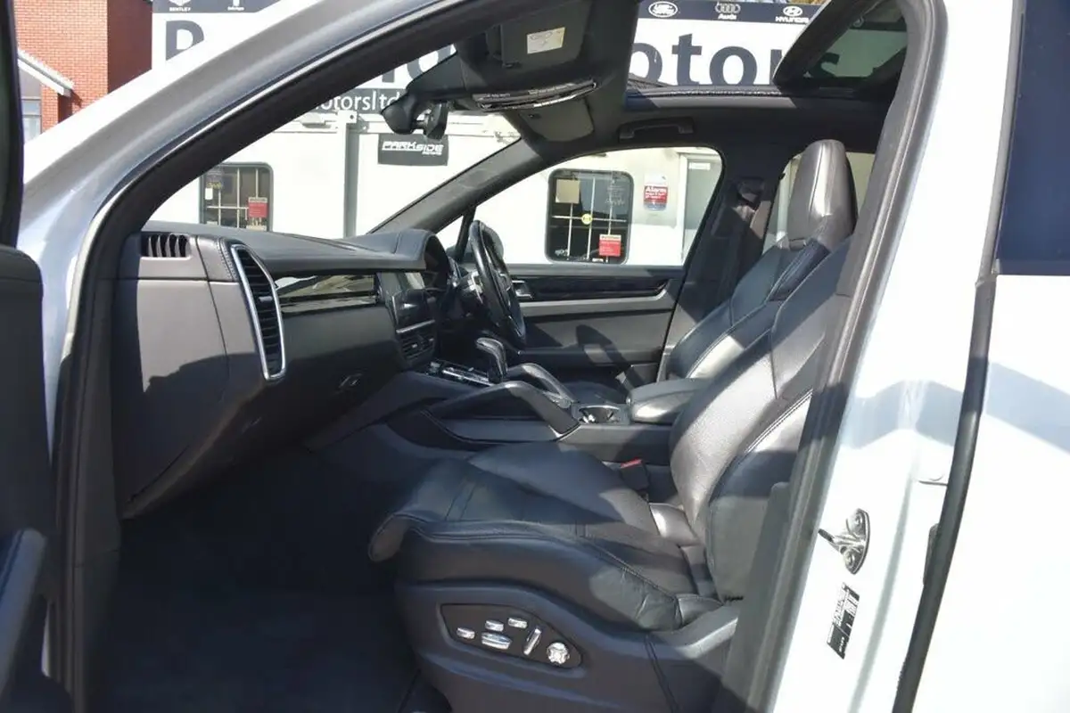 2018-porsche-cayenne-30-v6-s-big-27