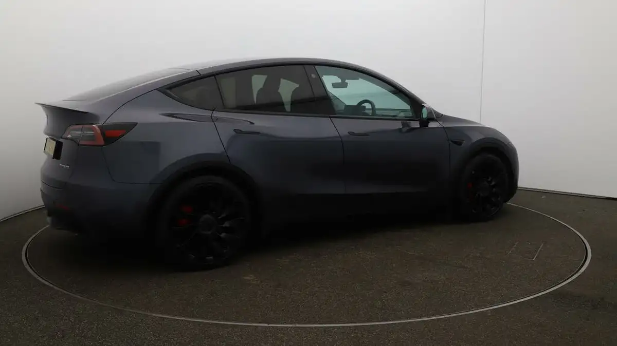 2022-tesla-model-y-e-performance-big-45