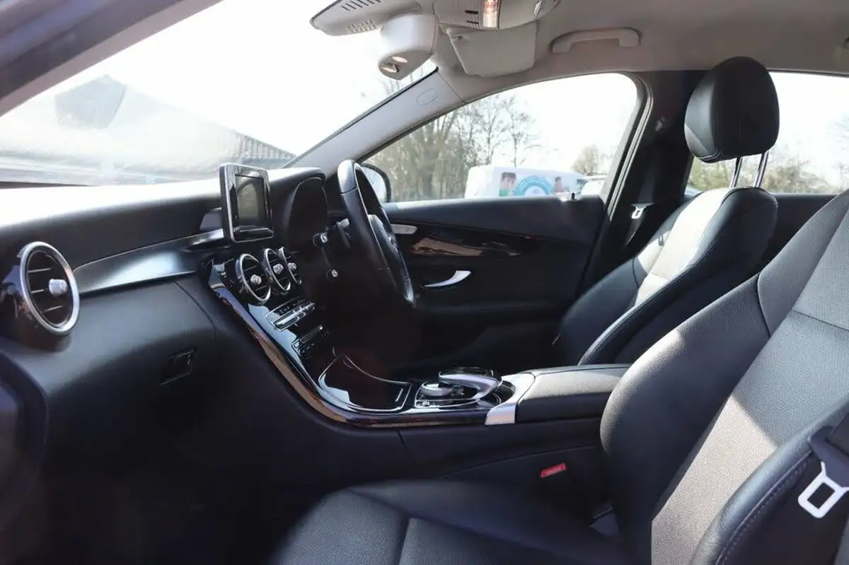 2015-mercedes-benz-c-class-20-c200-se-184ps-executivess-saloon-4d-7g-tronic-plus-big-19