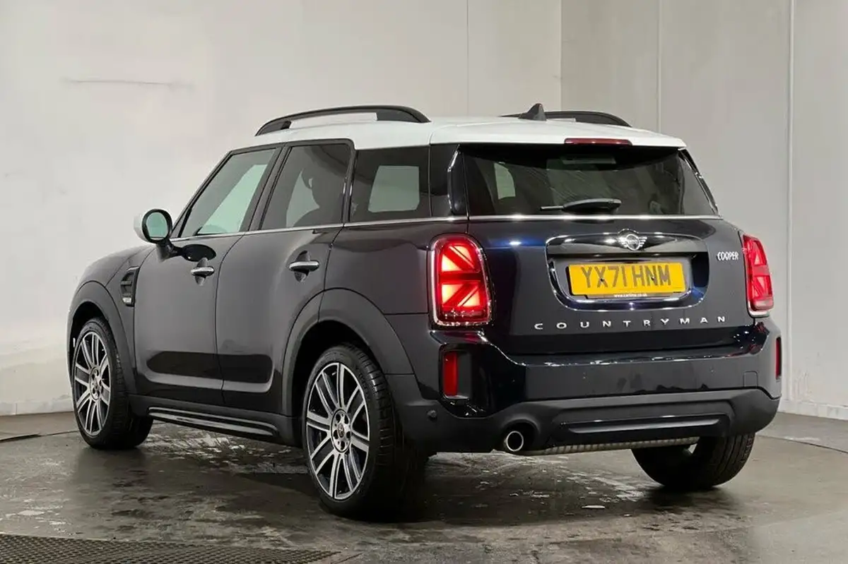 2021-mini-countryman-15-cooper-exclusive-big-14