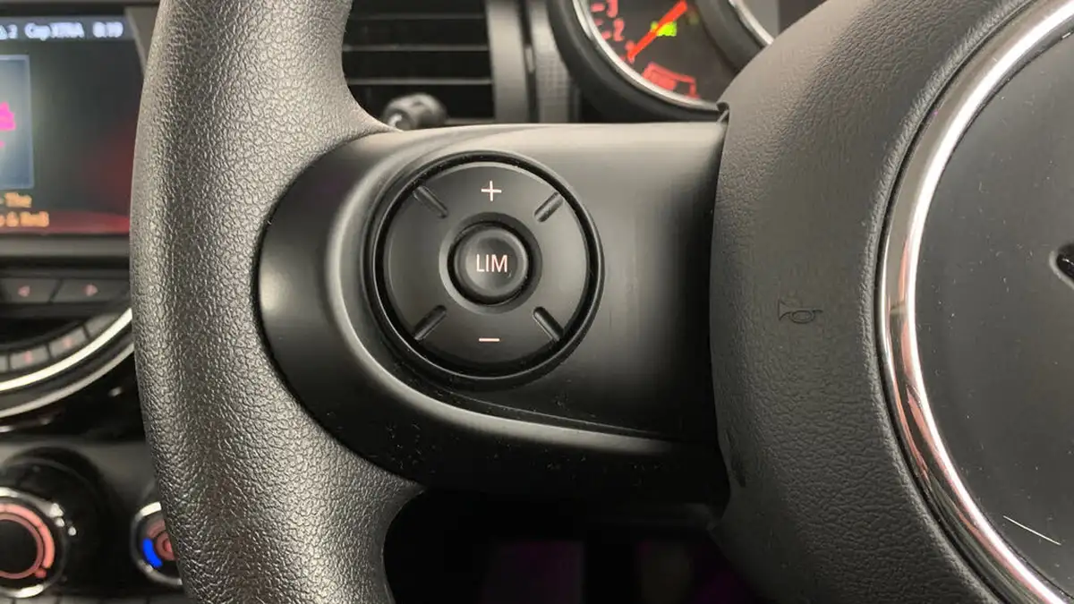 2021-mini-cooper-15-cooper-classic-series-ii-hatchback-3d-big-18