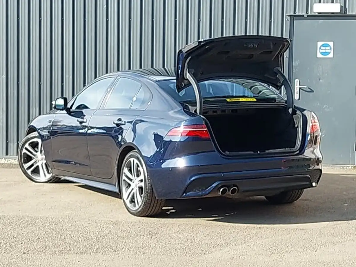 2020-jaguar-xe-20d-r-dynamic-se-big-11