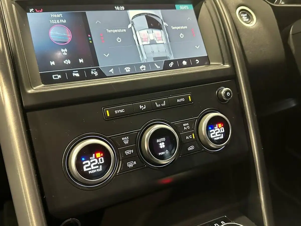 2020-land-rover-discovery-30-sd6-landmark-big-56