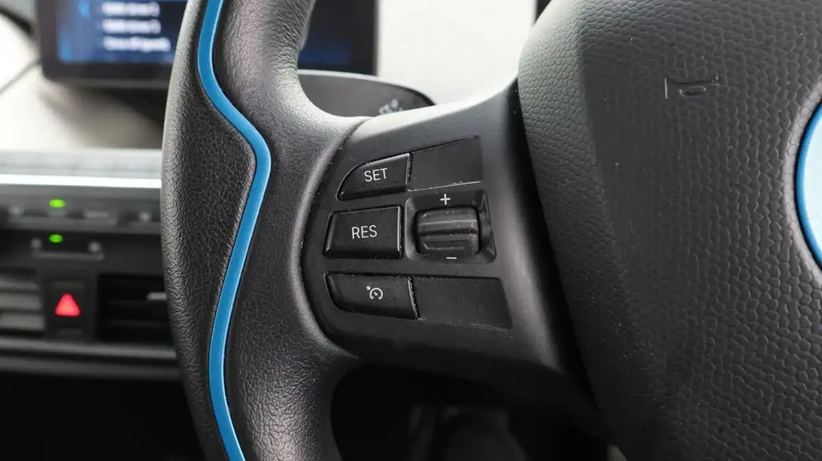 2019-bmw-i3-big-21
