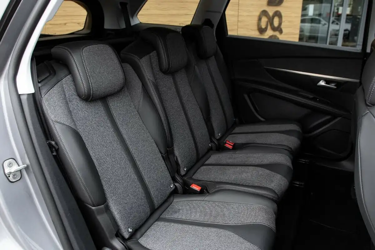 2020-peugeot-5008-suv-12-puretech-allure-eat8-big-34
