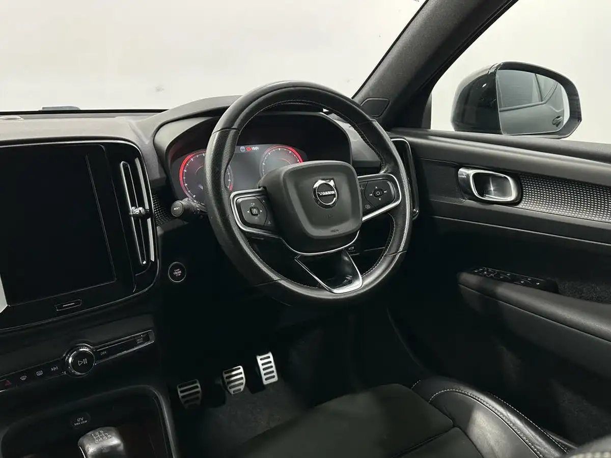 2021-volvo-xc40-15-t3-r-design-161bhp-big-10