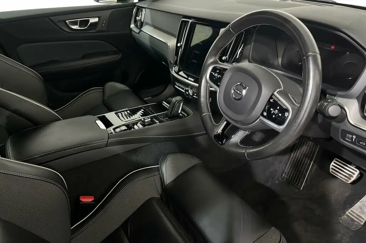 2021-volvo-s60-20-t8-r-design-387bhp-big-6