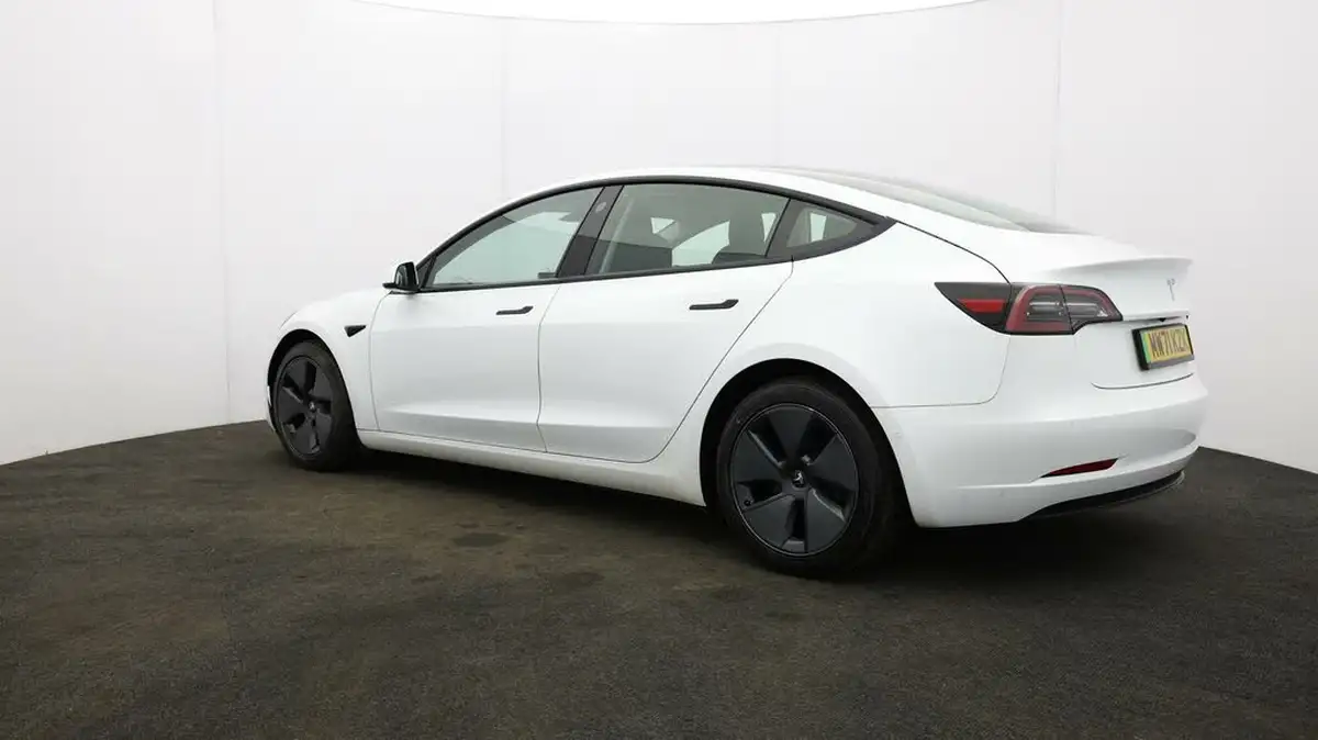 2021-tesla-model-3-e-long-range-awd-big-5