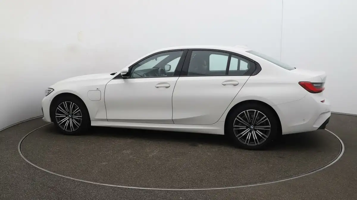 2020-bmw-3-series-20-330e-m-sport-saloon-4d-big-50