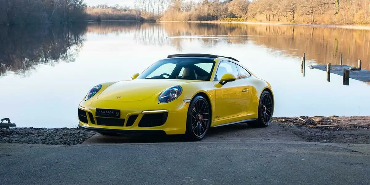 2018-porsche-911-30-carrera-gts-coupe-big-2