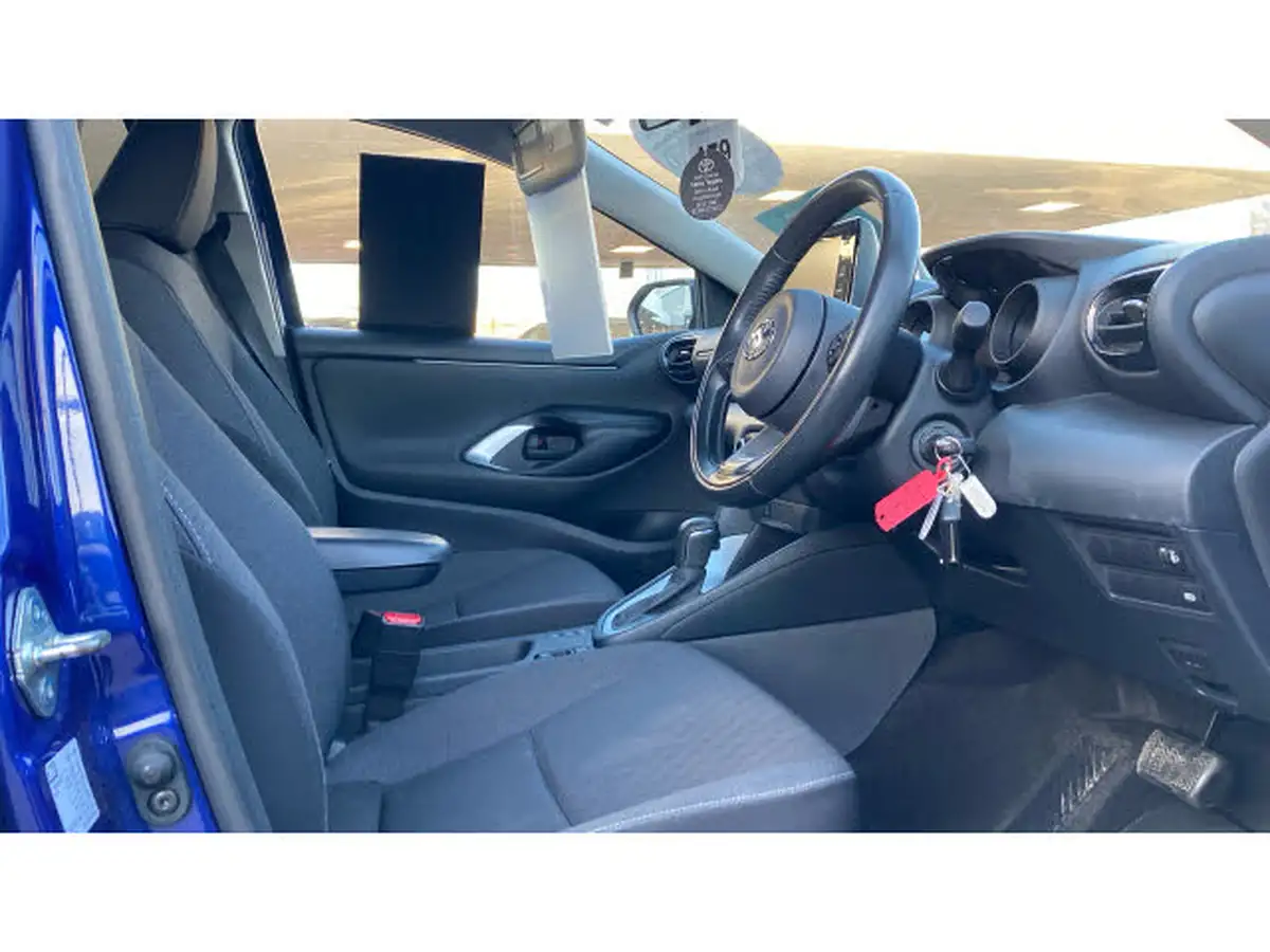 2022-toyota-yaris-15-vvt-i-design-big-10