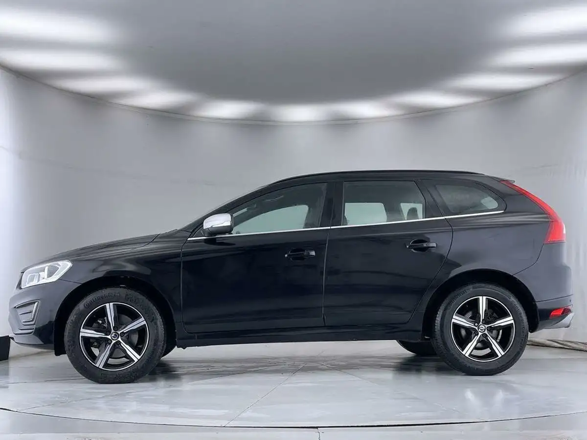 2016-volvo-xc60-24td-d4-r-design-nav-big-15