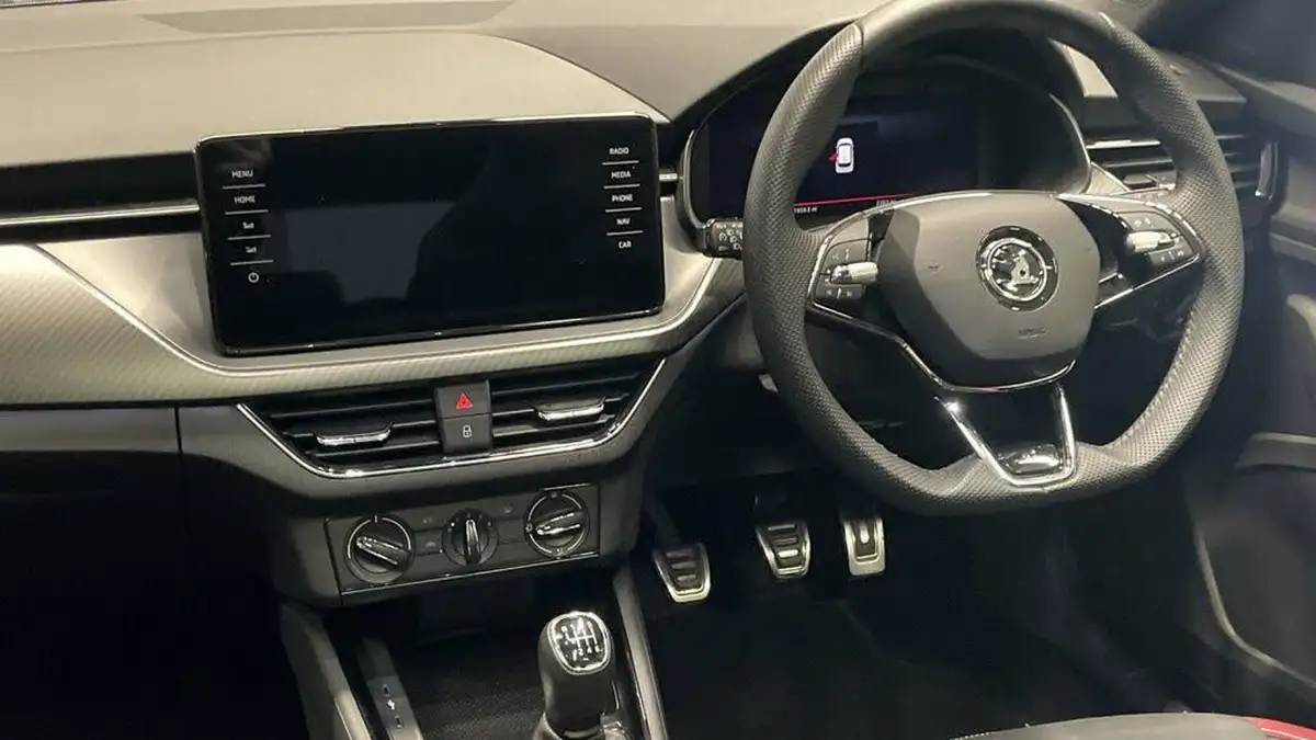 2023-skoda-kamiq-10-tsi-monte-carlo-110ps-big-15