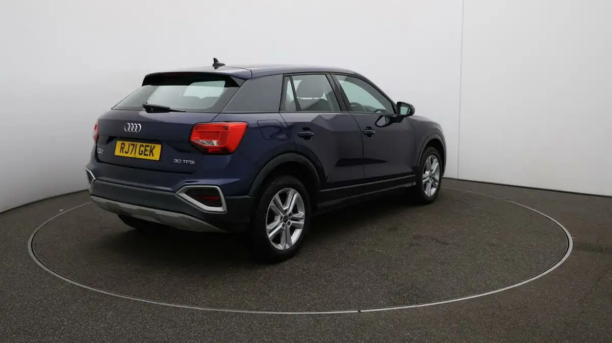 2022-audi-q2-10-30-tfsi-sport-big-46