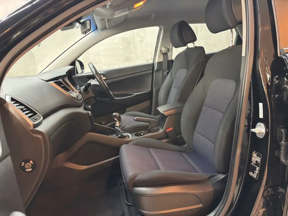 2017-hyundai-tucson-17crdi-blue-drive-se-nav-116ps-big-38
