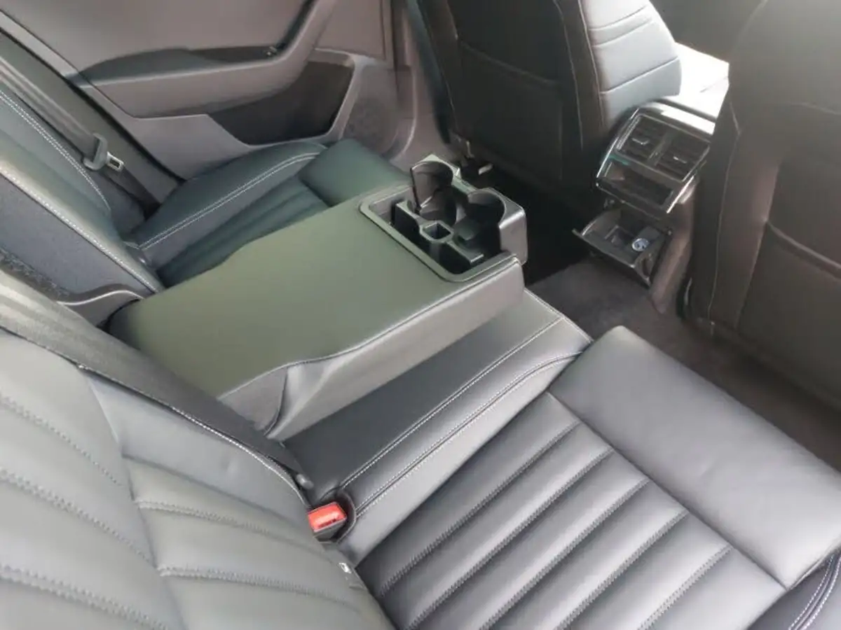 2023-skoda-superb-20tdi-se-technology-estate-dsg-big-11