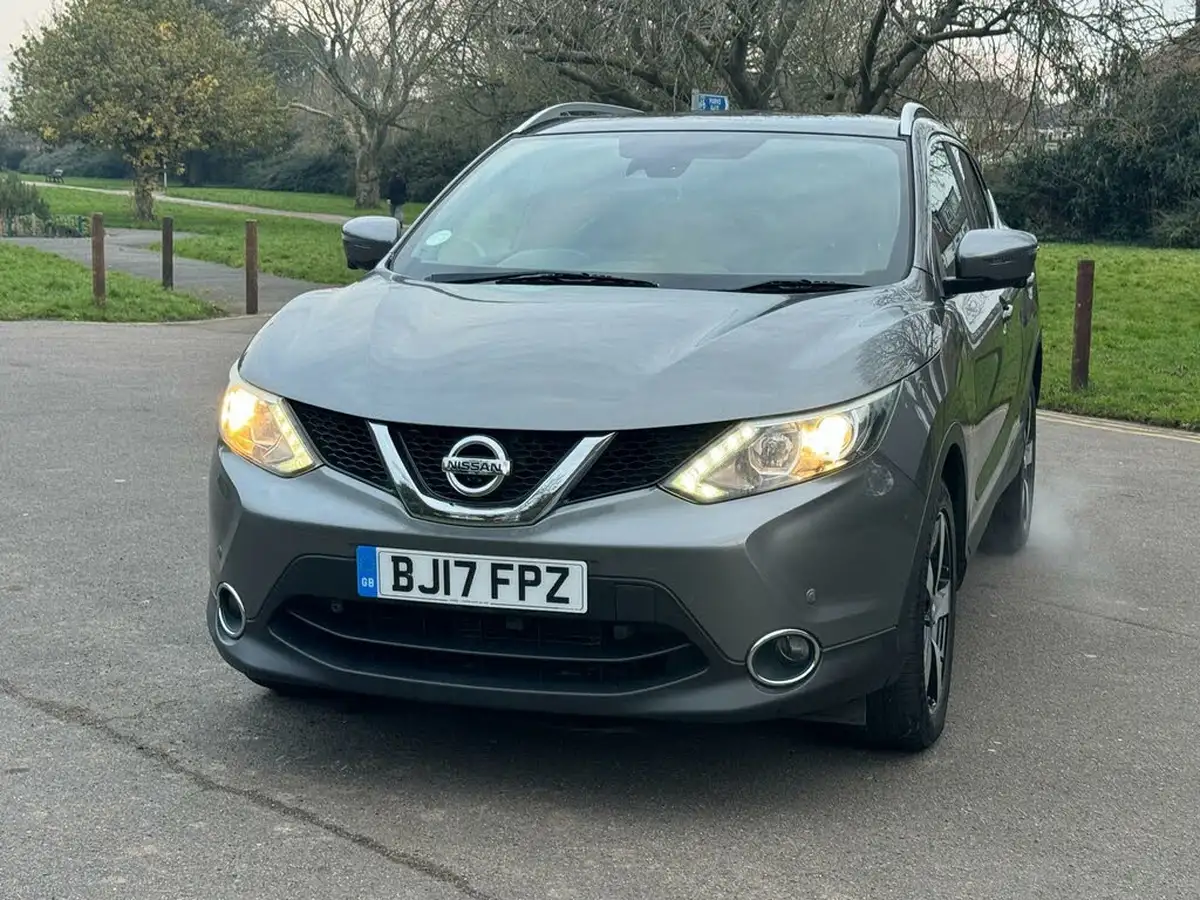2017-nissan-qashqai-12-dig-t-n-vision-18in-xtronic-cvt-big-3