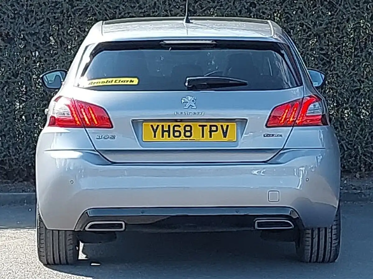2018-peugeot-308-12-puretech-gt-line-big-17