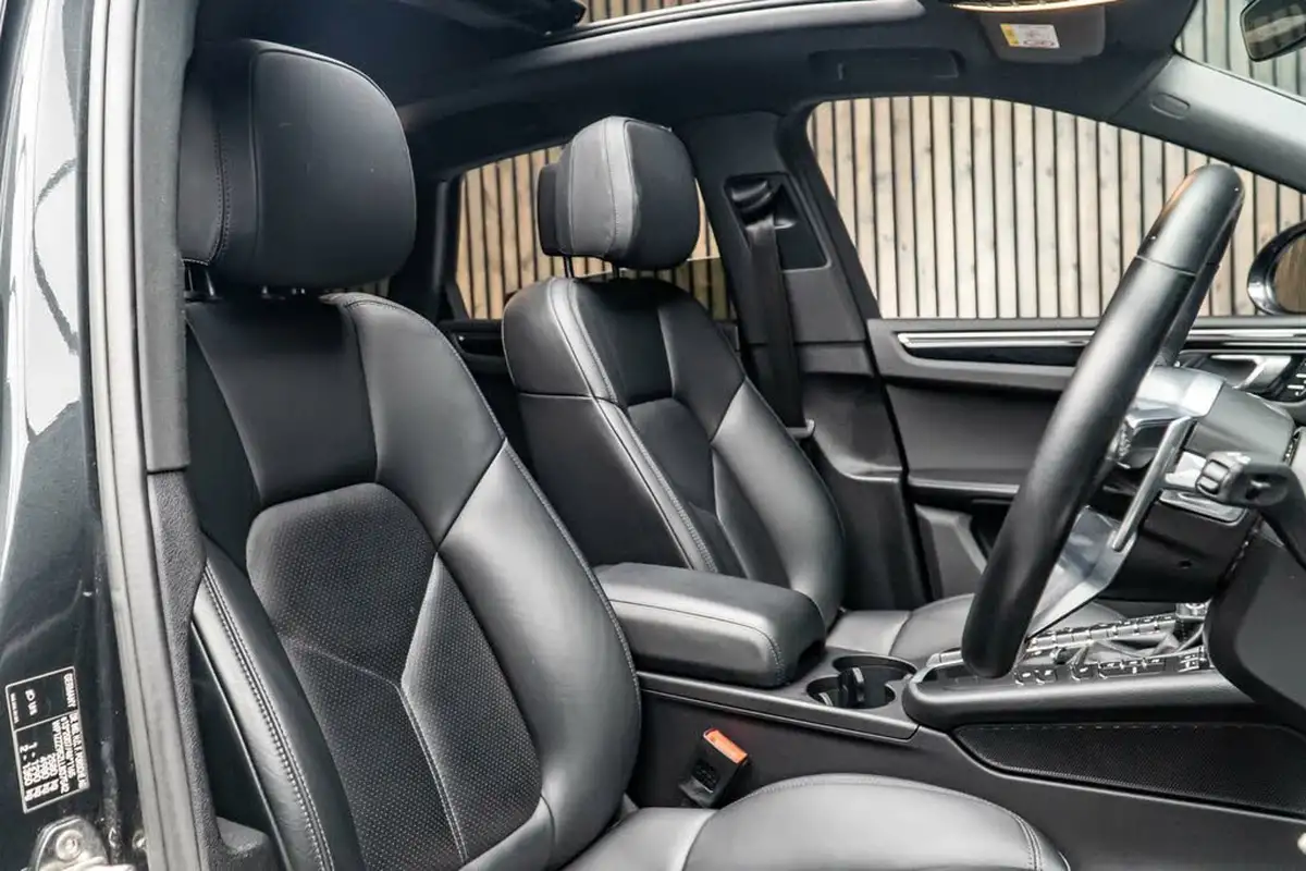 2020-porsche-macan-30-v6-s-big-1