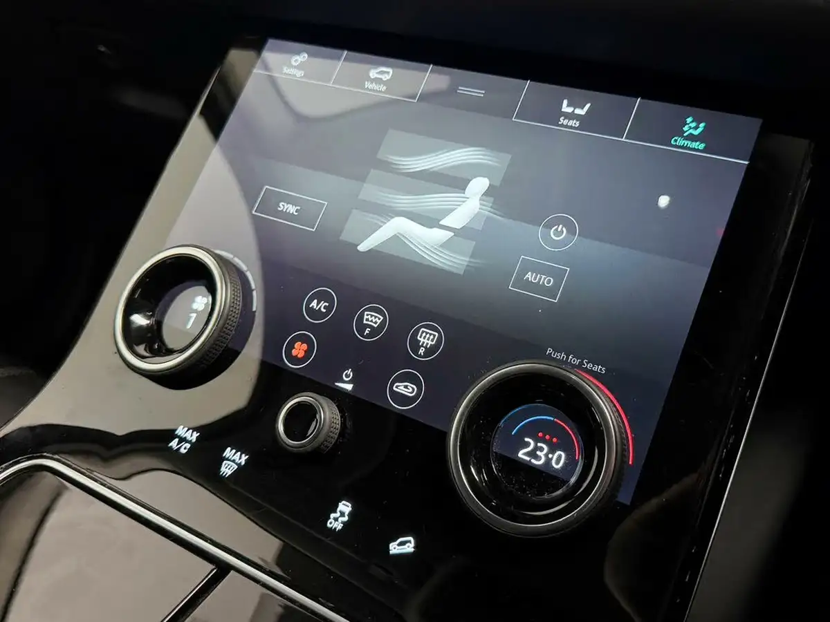 2018-land-rover-range-rover-velar-big-43