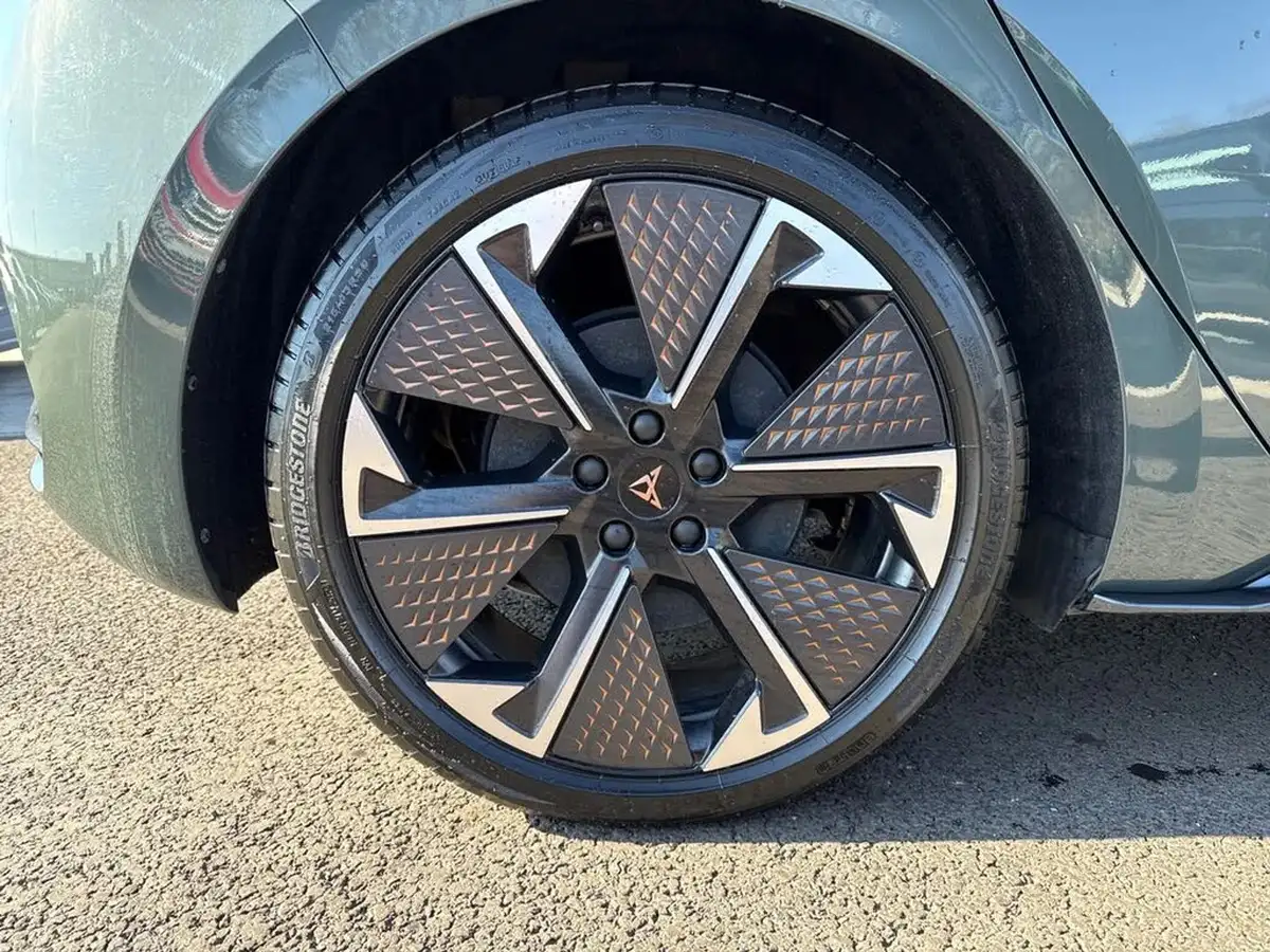 2024-cupra-born-e-vz-big-21