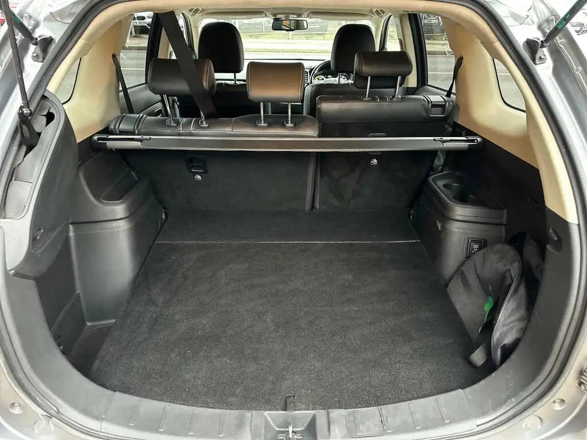 2018-mitsubishi-outlander-20-4h-phev-big-28
