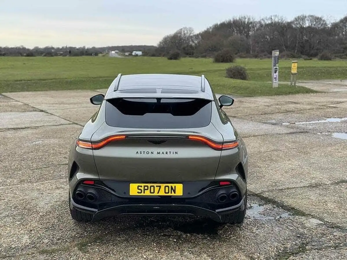 2024-aston-martin-dbx-40-v8-big-12