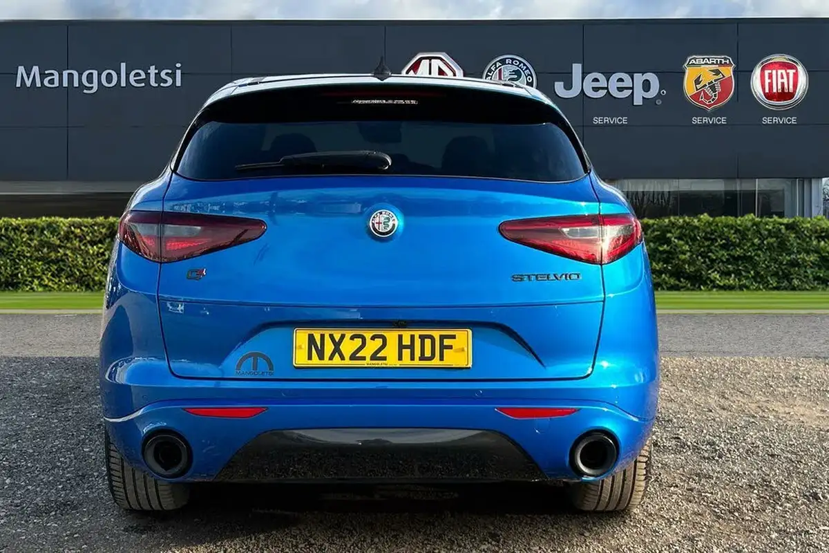 2022-alfa-romeo-stelvio-20-veloce-big-3