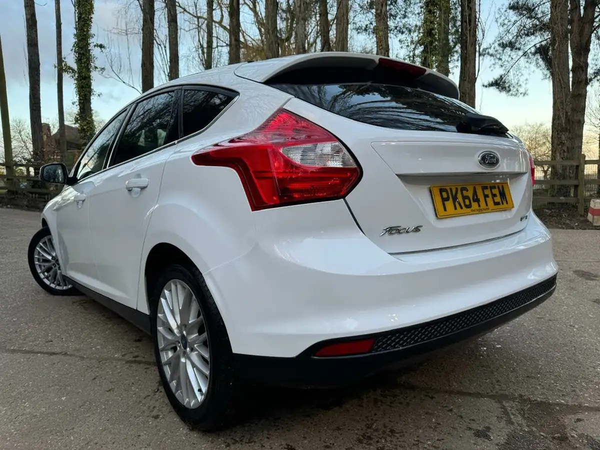 2014-ford-focus-10-zetec-scti-100ps-hatchback-big-27