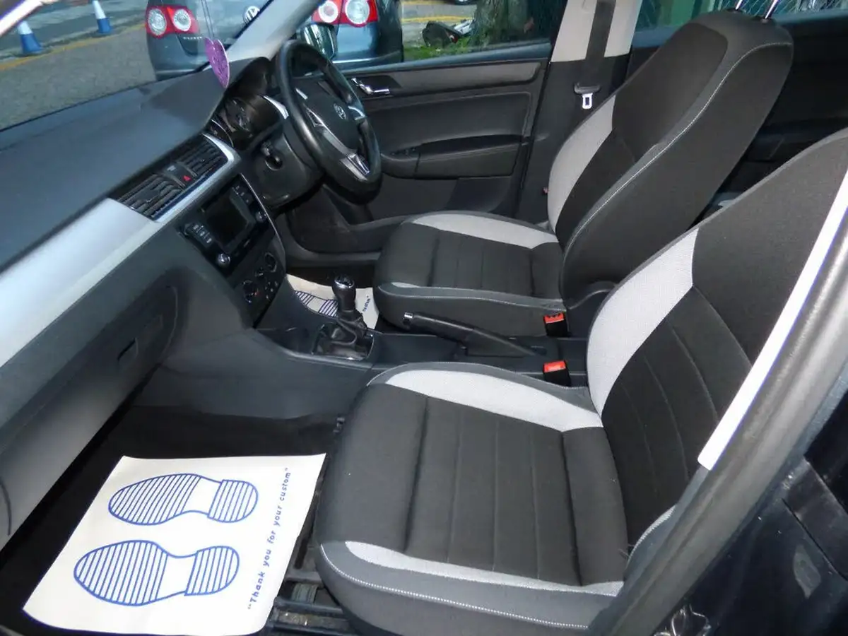 2016-skoda-rapid-14tdi-se-big-12