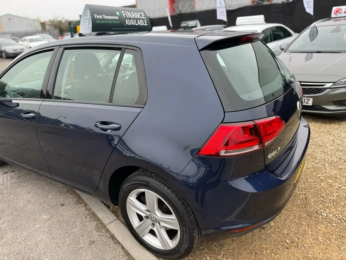 2015-volkswagen-golf-16tdi-match-105ps-bmt-ss-5d-dsg-big-14