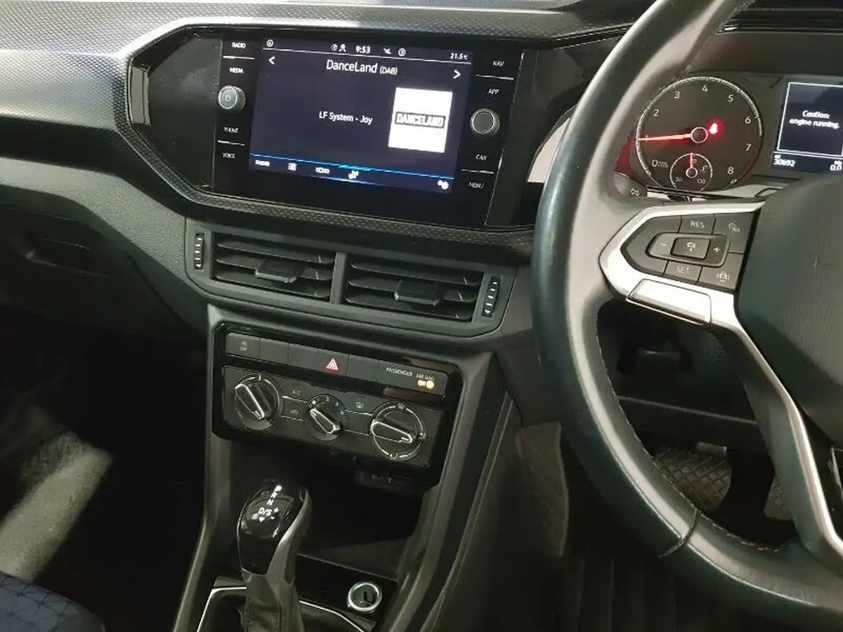 2021-volkswagen-t-cross-big-10