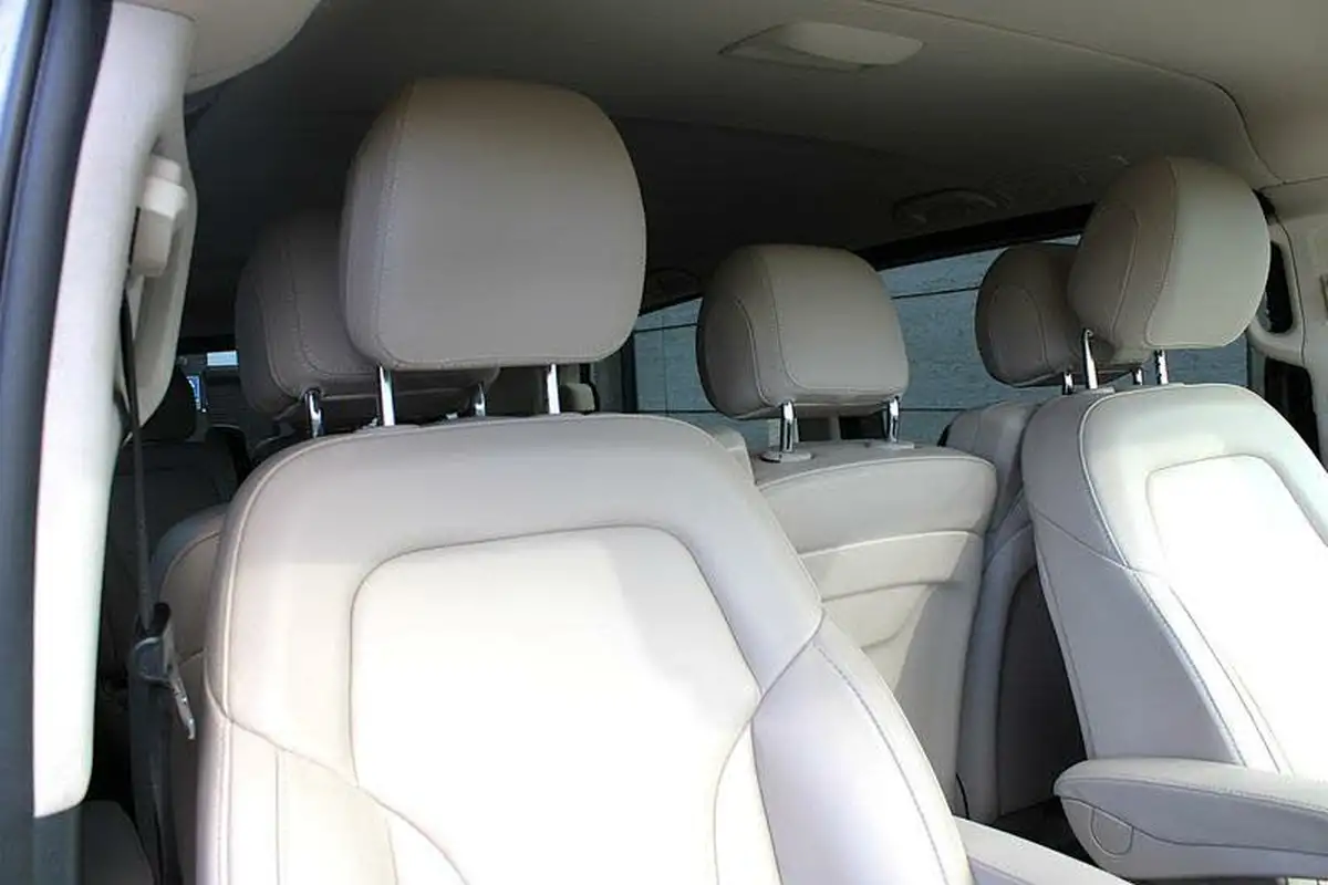 2019-mercedes-benz-v-class-20d-v220d-amg-line-extra-long-big-19