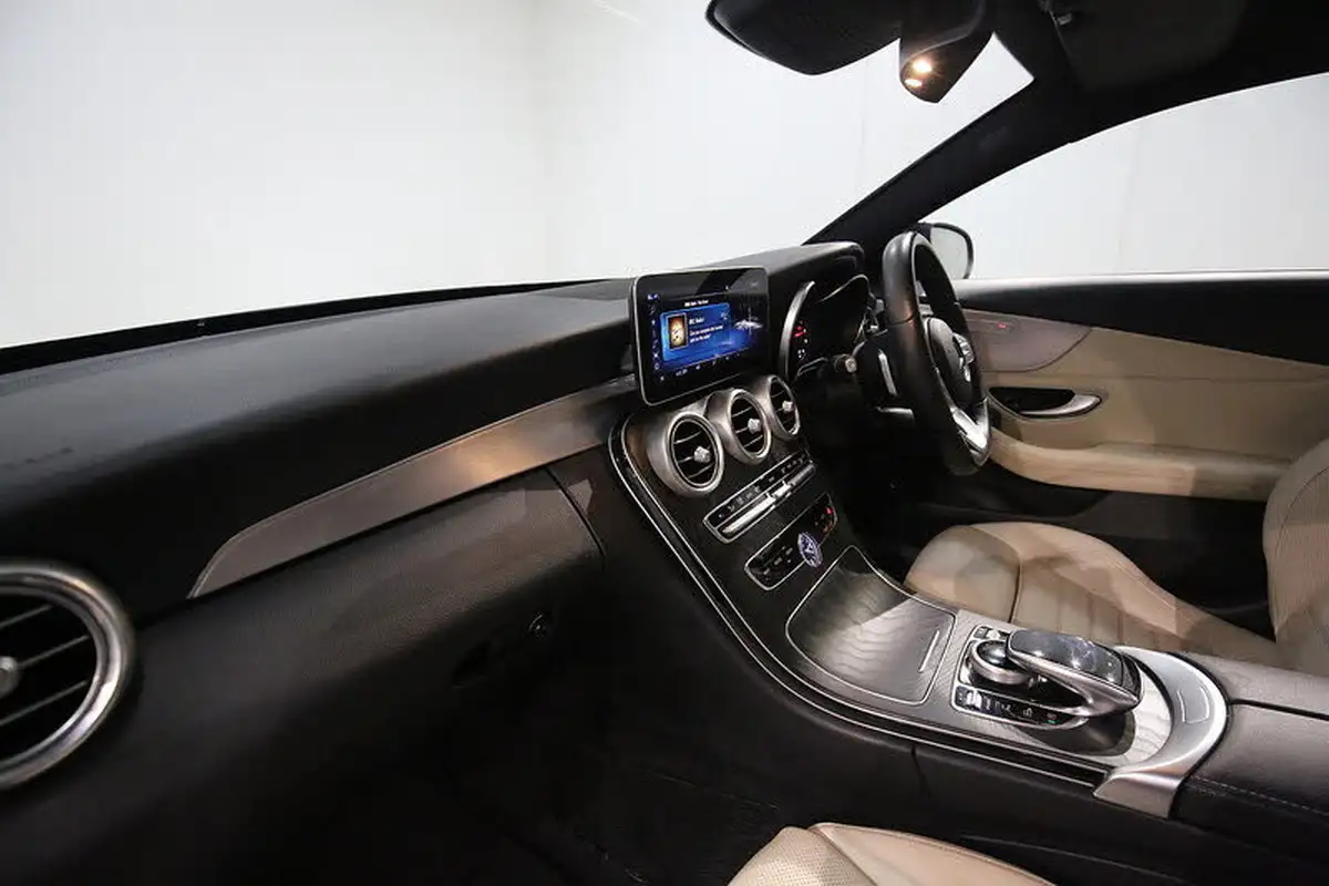 2019-mercedes-benz-c-class-20-c300-amg-line-premium-coupe-2d-big-17