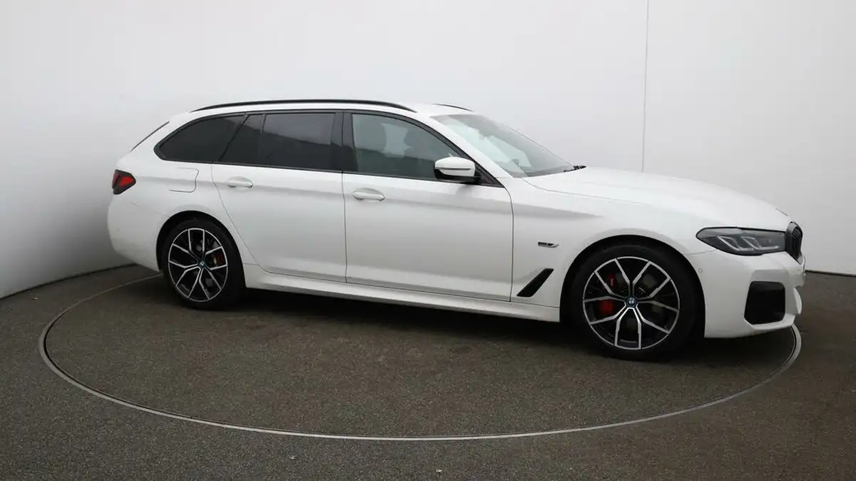2022-bmw-5-series-20-530e-xdrive-m-sport-touring-5d-big-46