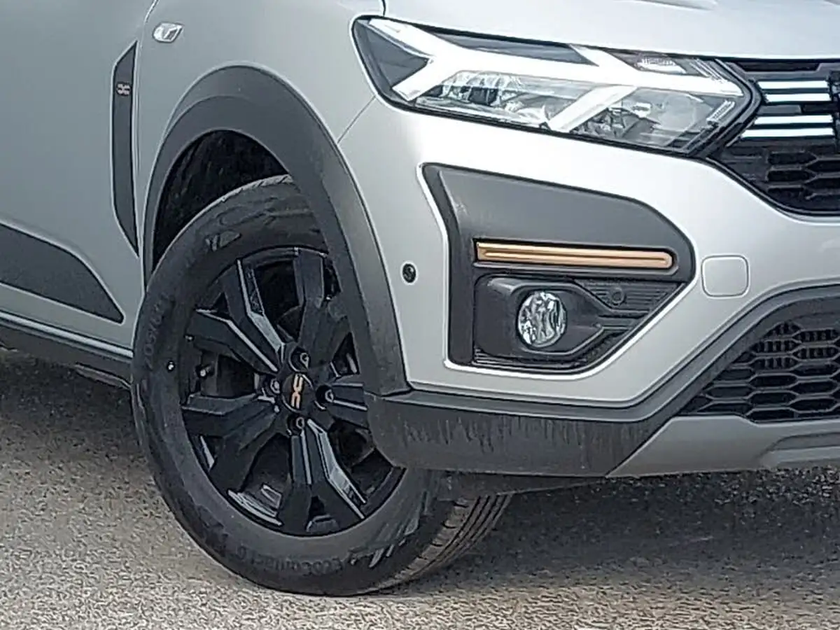 2024-dacia-sandero-stepway-10-tce-extreme-90bhp-big-8
