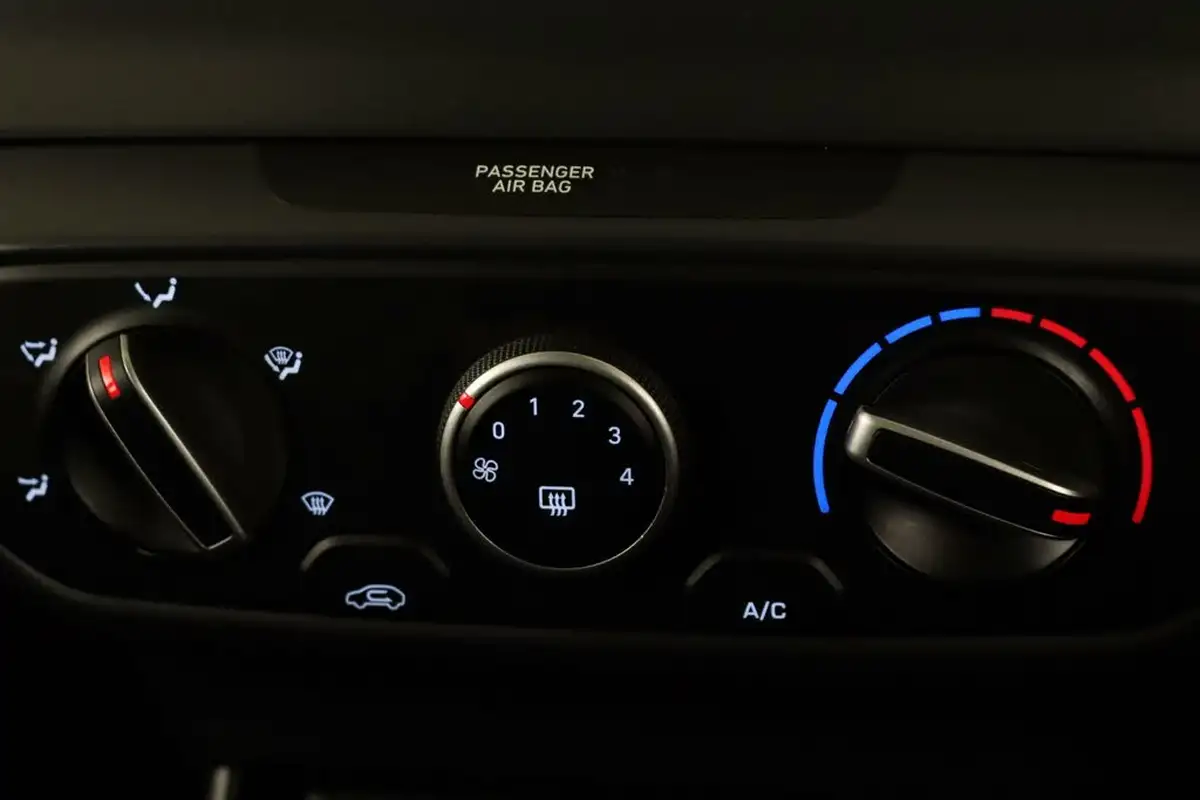 2021-hyundai-i20-10-t-gdi-se-connect-dct-big-20