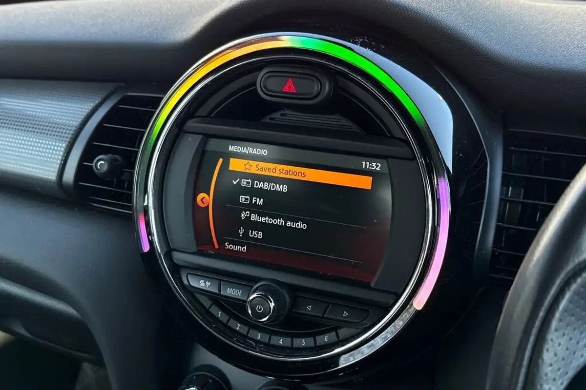 2019-mini-cooper-15-cooper-sport-hatchback-3d-big-42