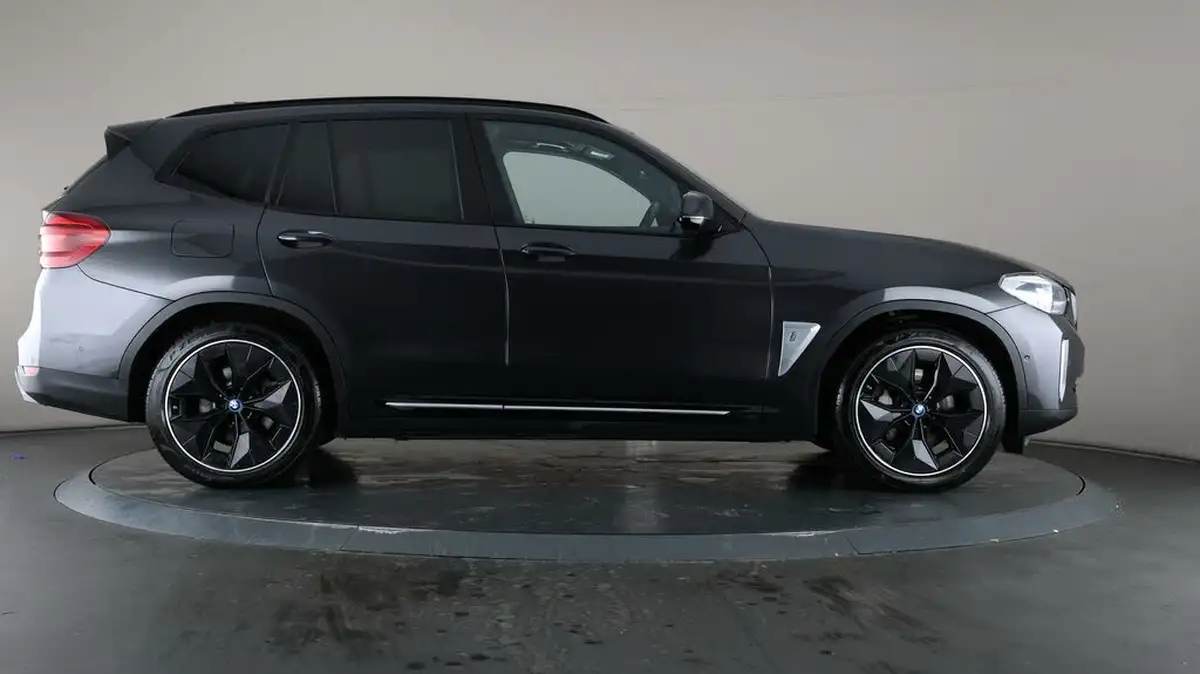 2021-bmw-ix3-e-premier-edition-big-59