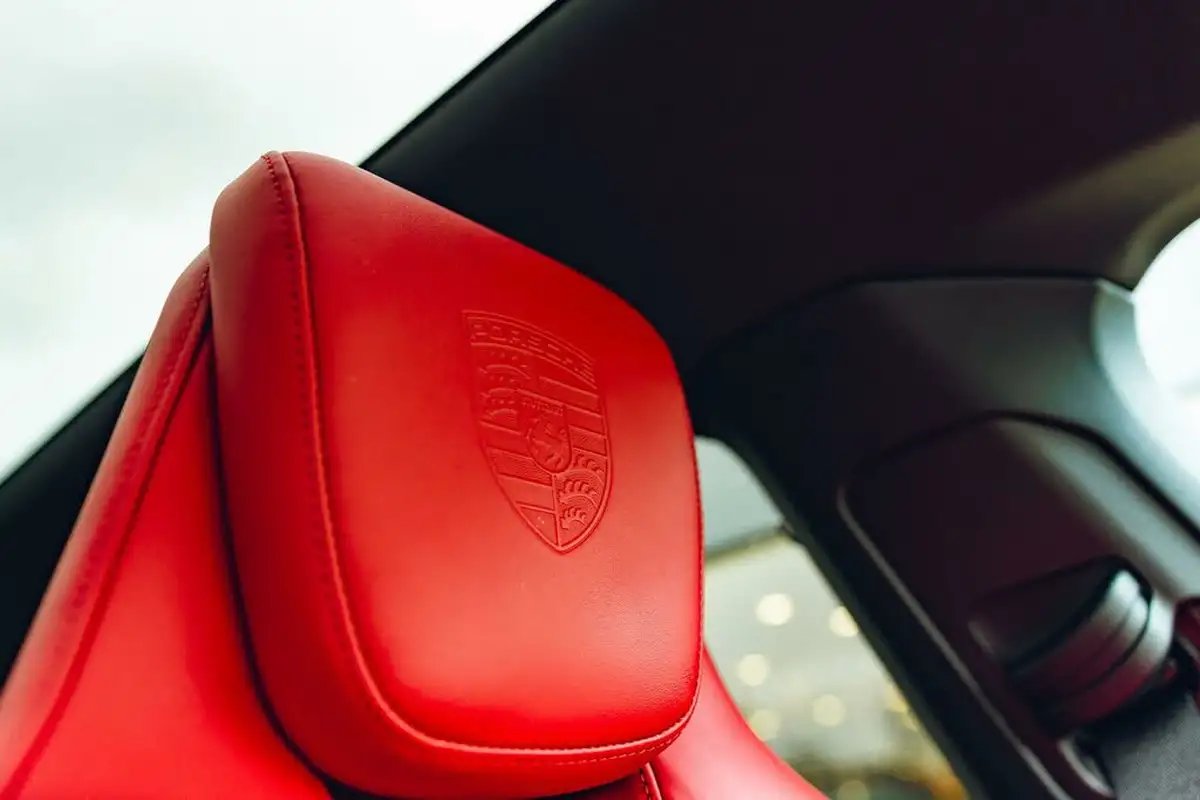 2023-porsche-taycan-e-4s-sport-turismo-571ps-performance-battery-plus-big-36